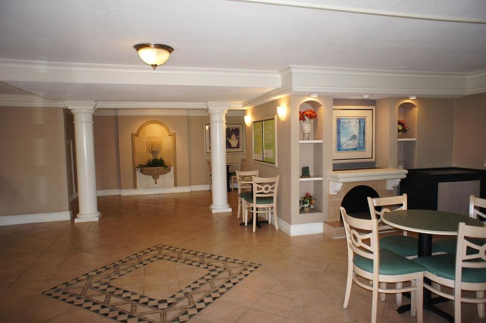 Baymont By Wyndham Fort Myers Central Extérieur photo